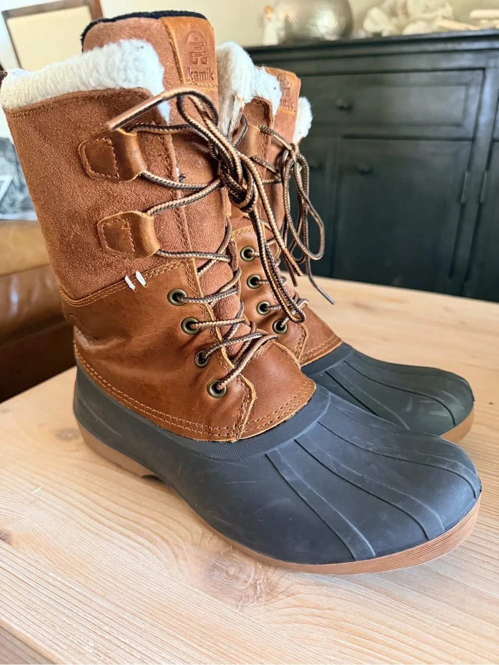 Kamik Women’s Insulated Brown suede and leather lace-Up Winter Boots